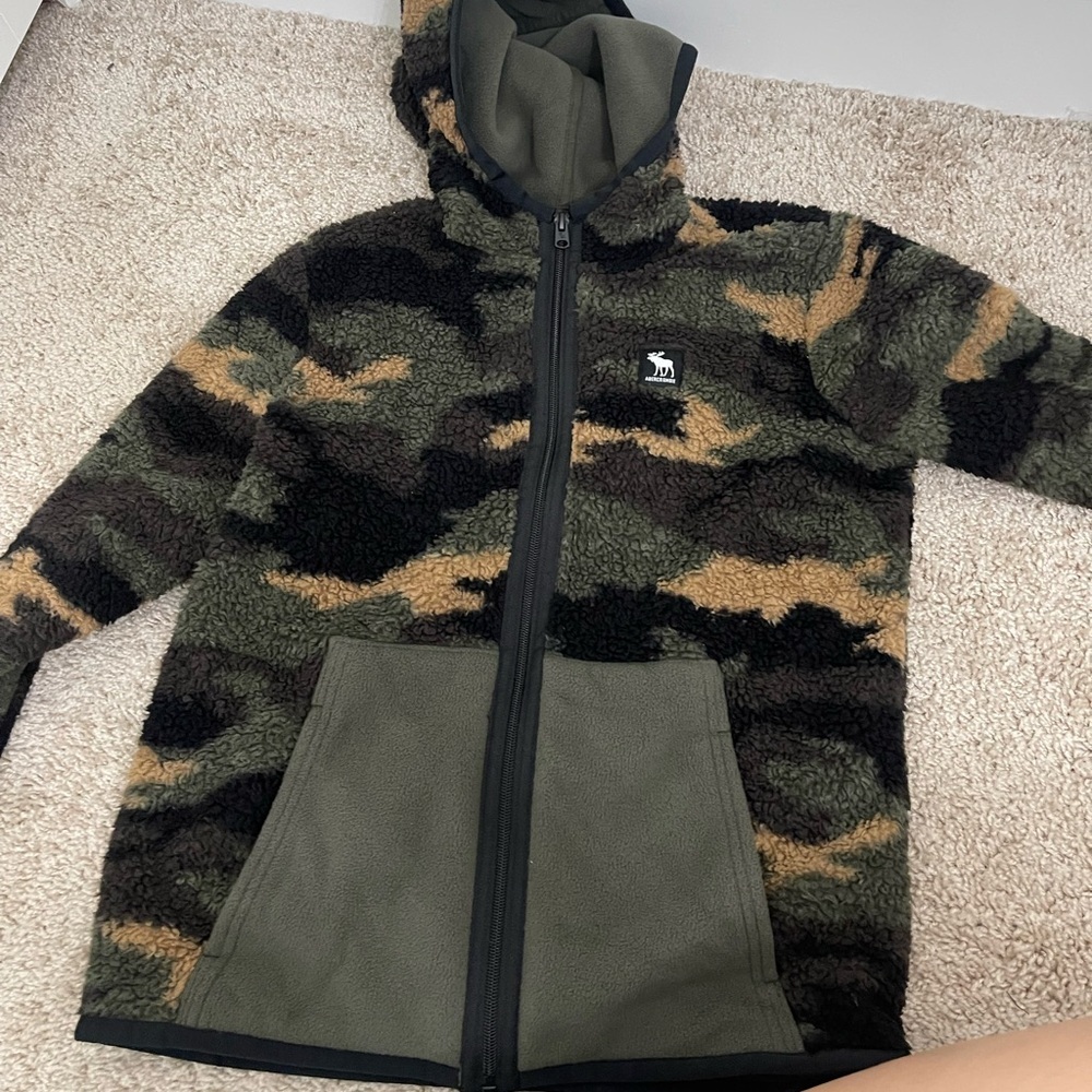 Abercrombie Kids Boys Cozy Camouflage  Fleece Zip Front Hooded Jacket